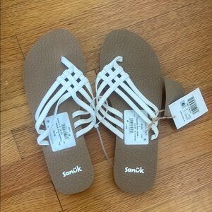 NEW UNWORN SANUK SANDALS